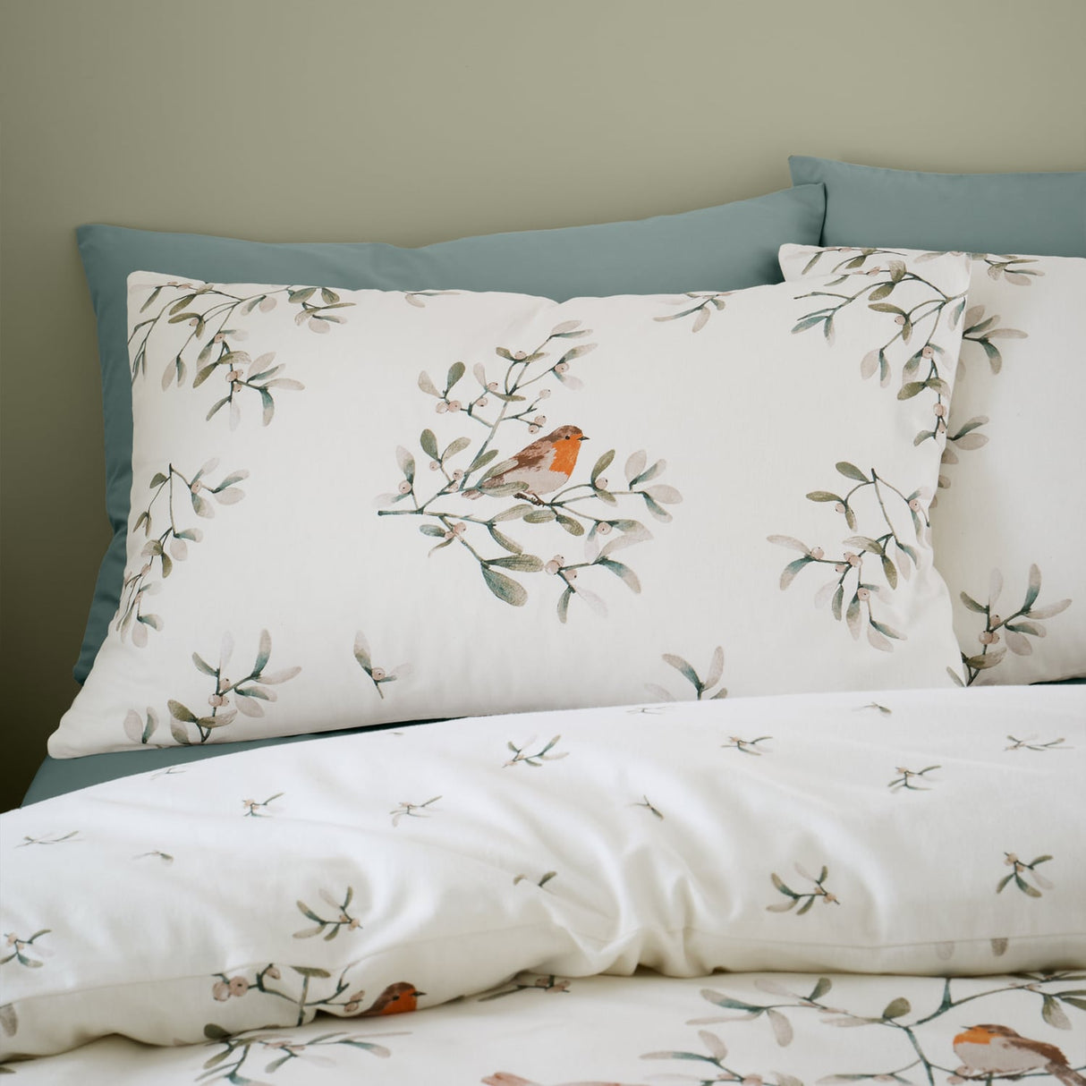 Catherine Lansfield Mistletoe Robins Brushed Cotton Flannelette Duvet Cover Set - Brushed Mistletoe Robin Duvet Set