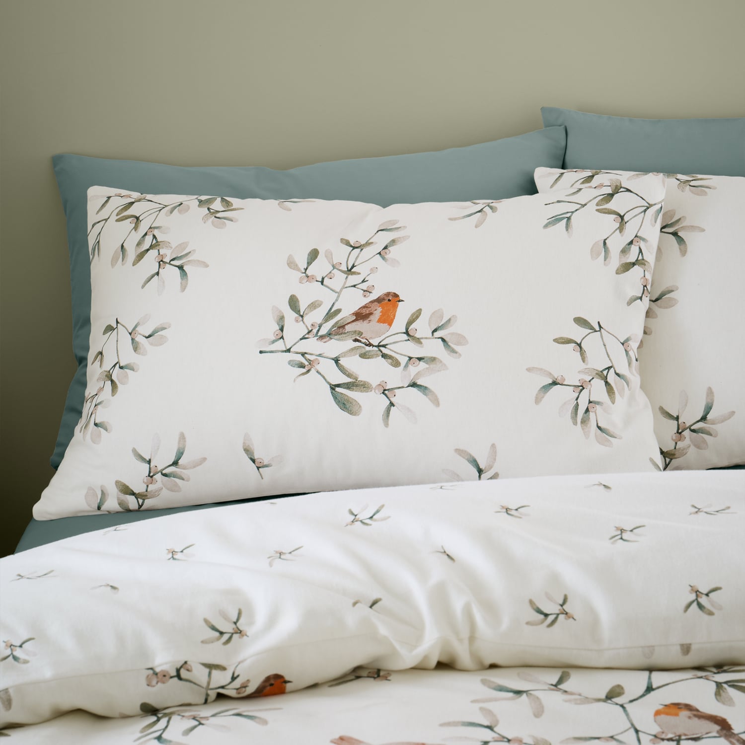Catherine Lansfield Mistletoe Robins Brushed Cotton Flannelette Duvet Cover Set - Brushed Mistletoe Robin Duvet Set