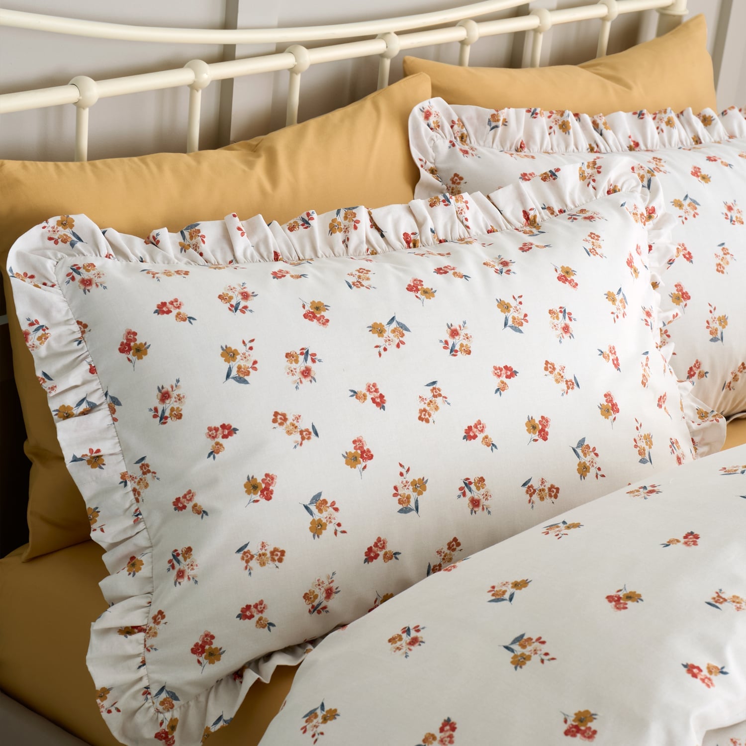 Catherine Lansfield Frill Ditsy Floral Duvet Cover Set - Frill Ditsy Floral Duvet Set