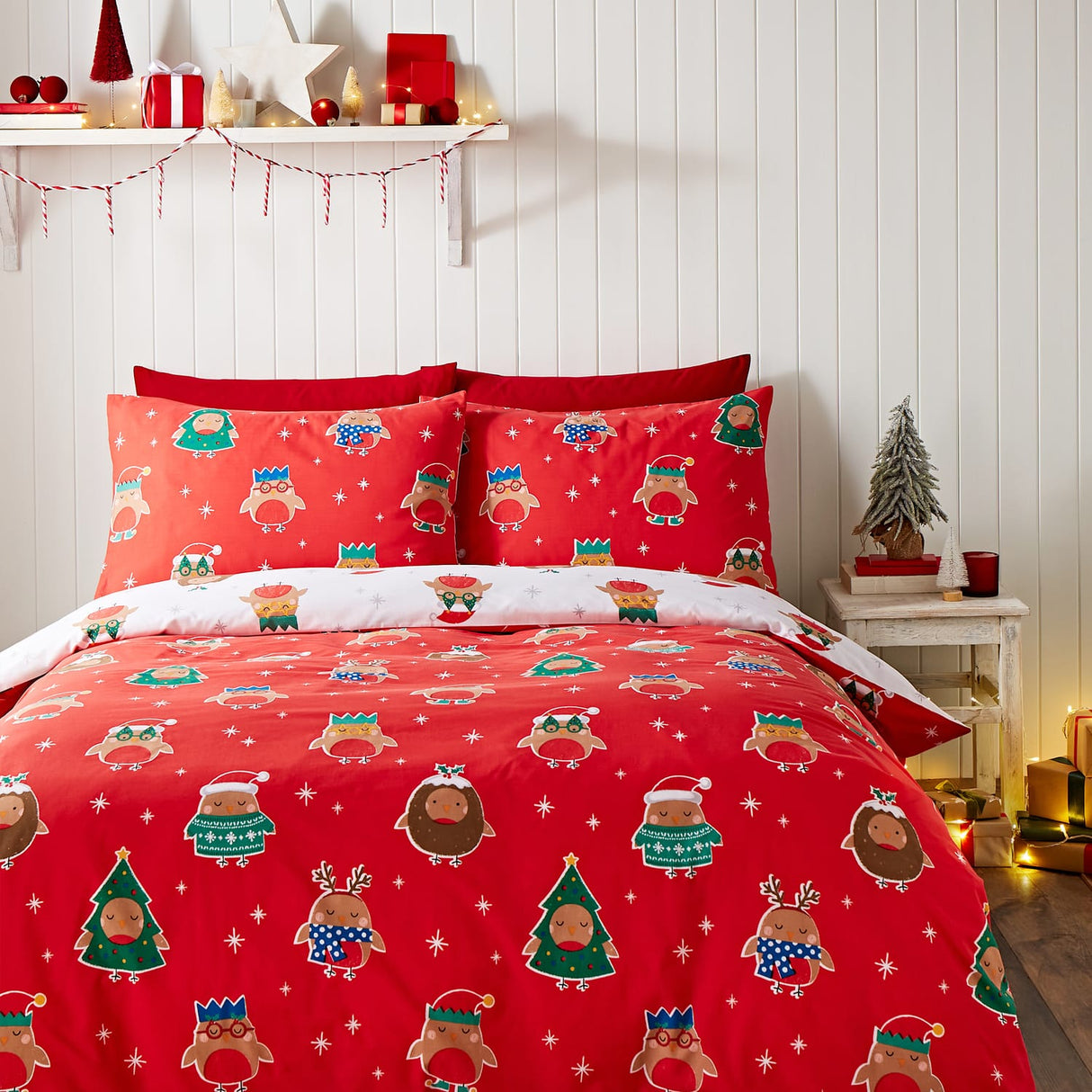 Catherine Lansfield Christmas Party Robins Duvet Cover Set - Christmas Party Robins Duvet Set