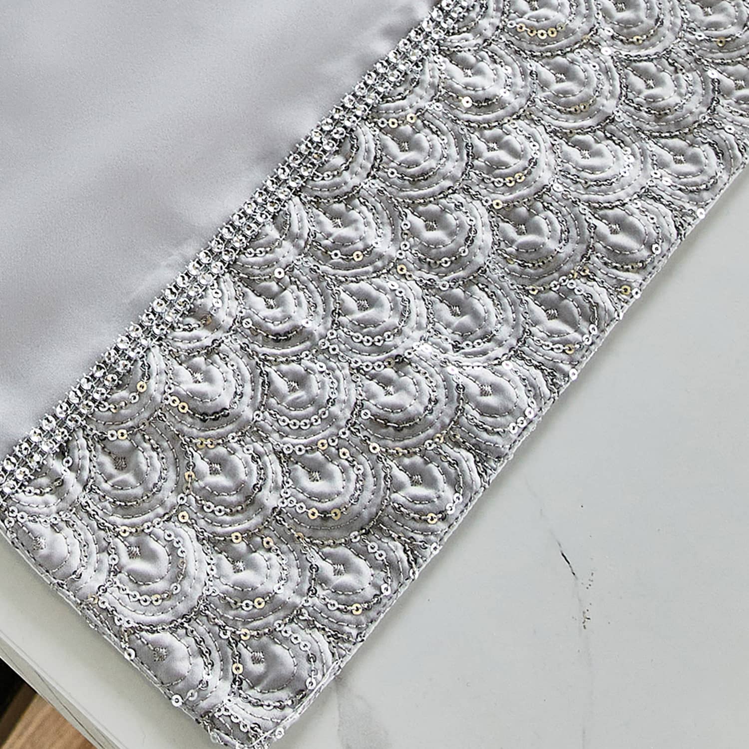 Catherine Lansfield Deco Sequin Placemats 4 Pack Silver - Deco Sequin Dining Placemat Silver