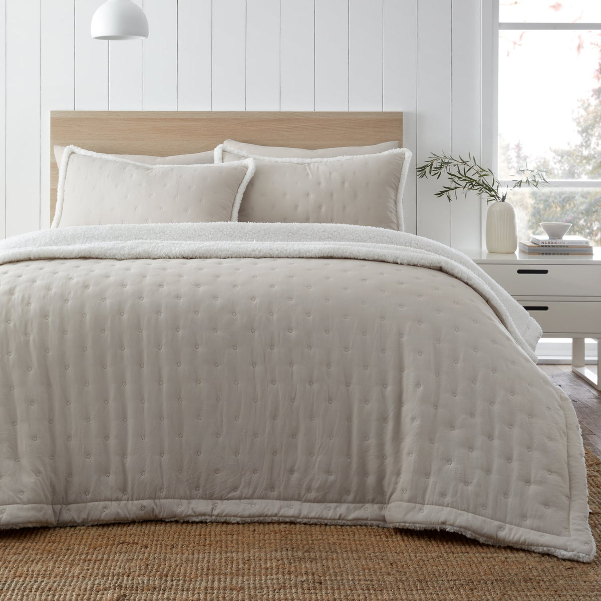 Catherine Lansfield Cosy Nori Sherpa Bedspread