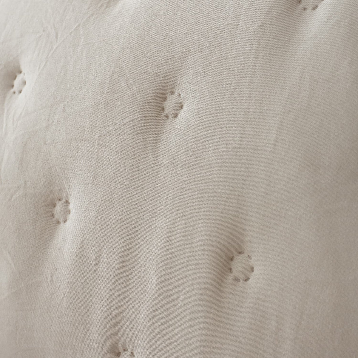 Catherine Lansfield Cosy Nori Sherpa Bedspread - Cosy Nori Sherpa Bedspread Cream