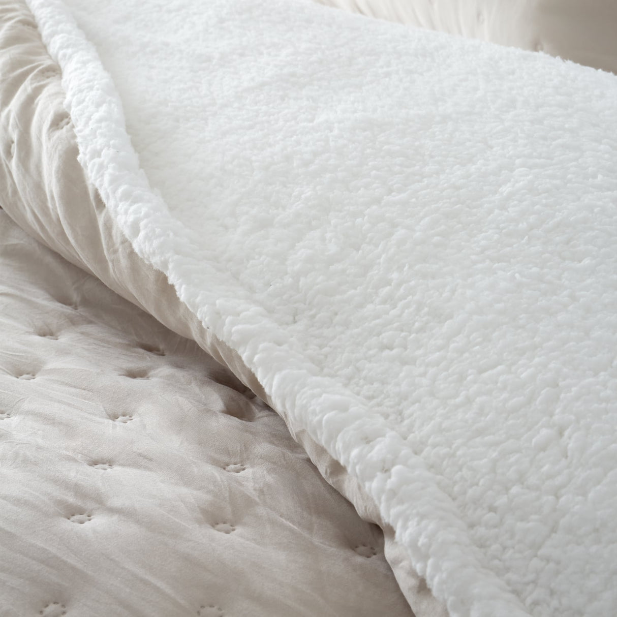 Catherine Lansfield Cosy Nori Sherpa Duvet Cover Set - Cosy Nori Sherpa Duvet Set Cream
