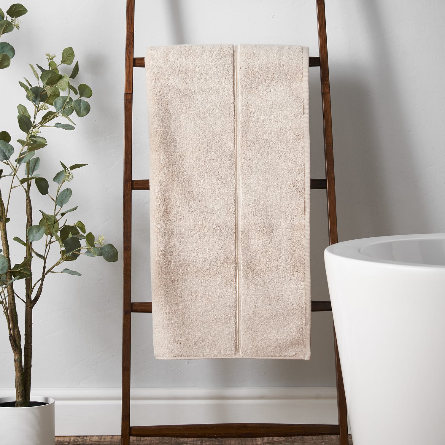 Bianca Zero Twist Satin Stitch 600gsm Cotton Towel - Cream