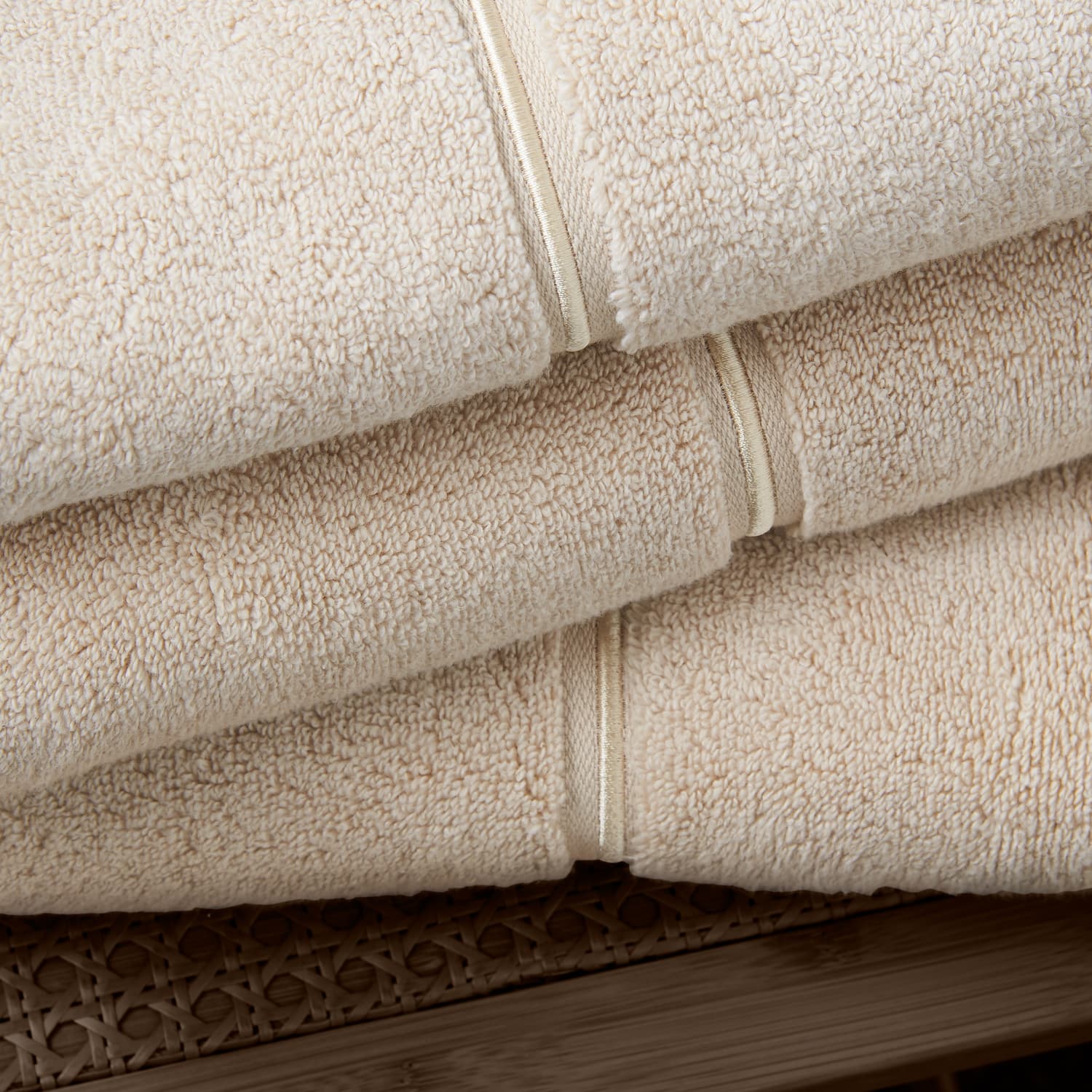 Bianca Zero Twist Satin Stitch 600gsm Cotton Towel - Cream - Zero Twist Satin Stitch Towel Cream