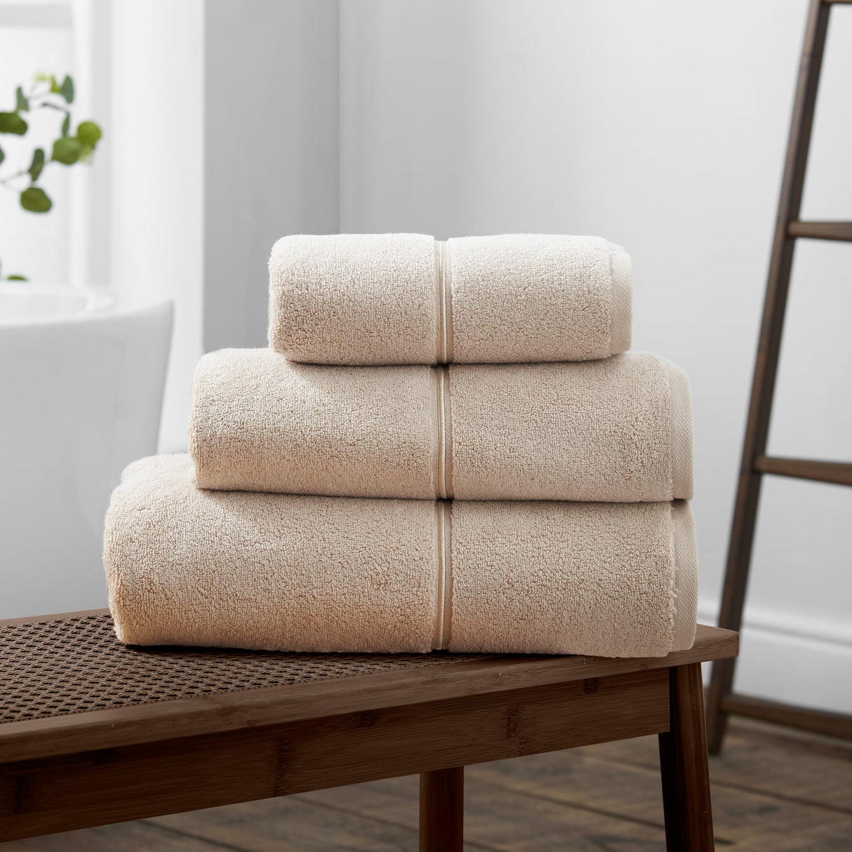 Bianca Zero Twist Satin Stitch 600gsm Cotton Towel - Cream - Zero Twist Satin Stitch Towel Cream
