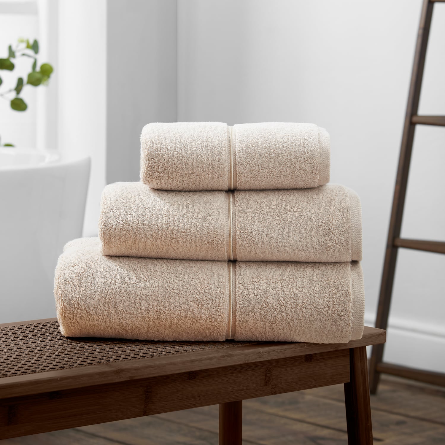 Bianca Zero Twist Satin Stitch 600gsm Cotton Towel - Cream - Zero Twist Satin Stitch Towel Cream