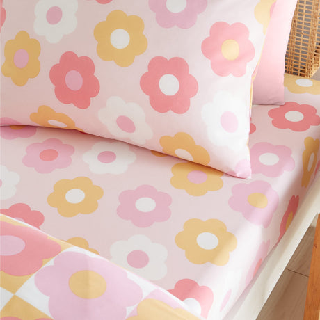 Catherine Lansfield Retro Daisy 25cm Deep Fitted Sheet