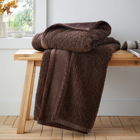 Catherine Lansfield So Soft Velvet Boucle Reversible Throw – Damson – 130cm x 170cm