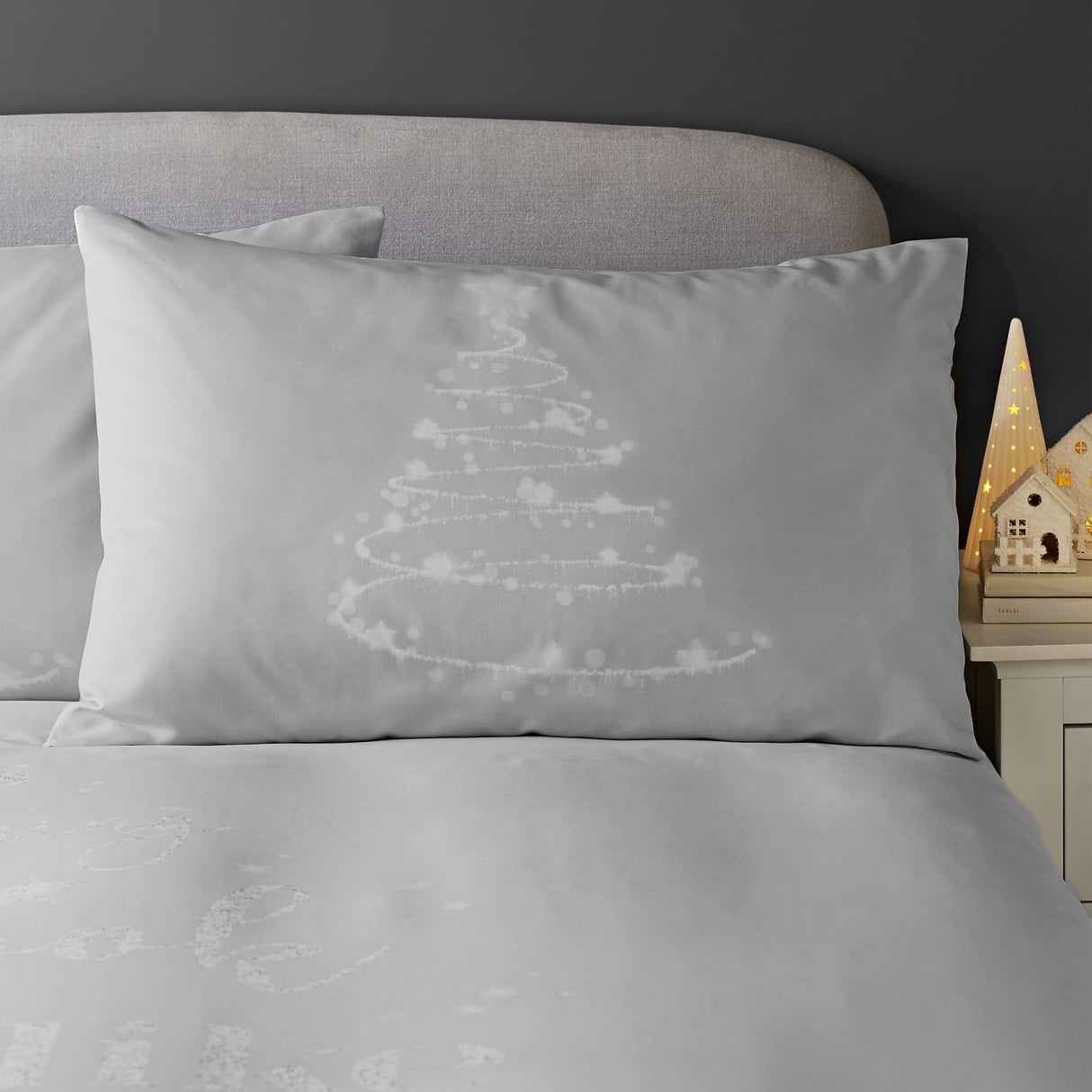 Catherine Lansfield A Lot Like Christmas Festive Duvet Cover Set - A Lot Like Christmas Duvet Set