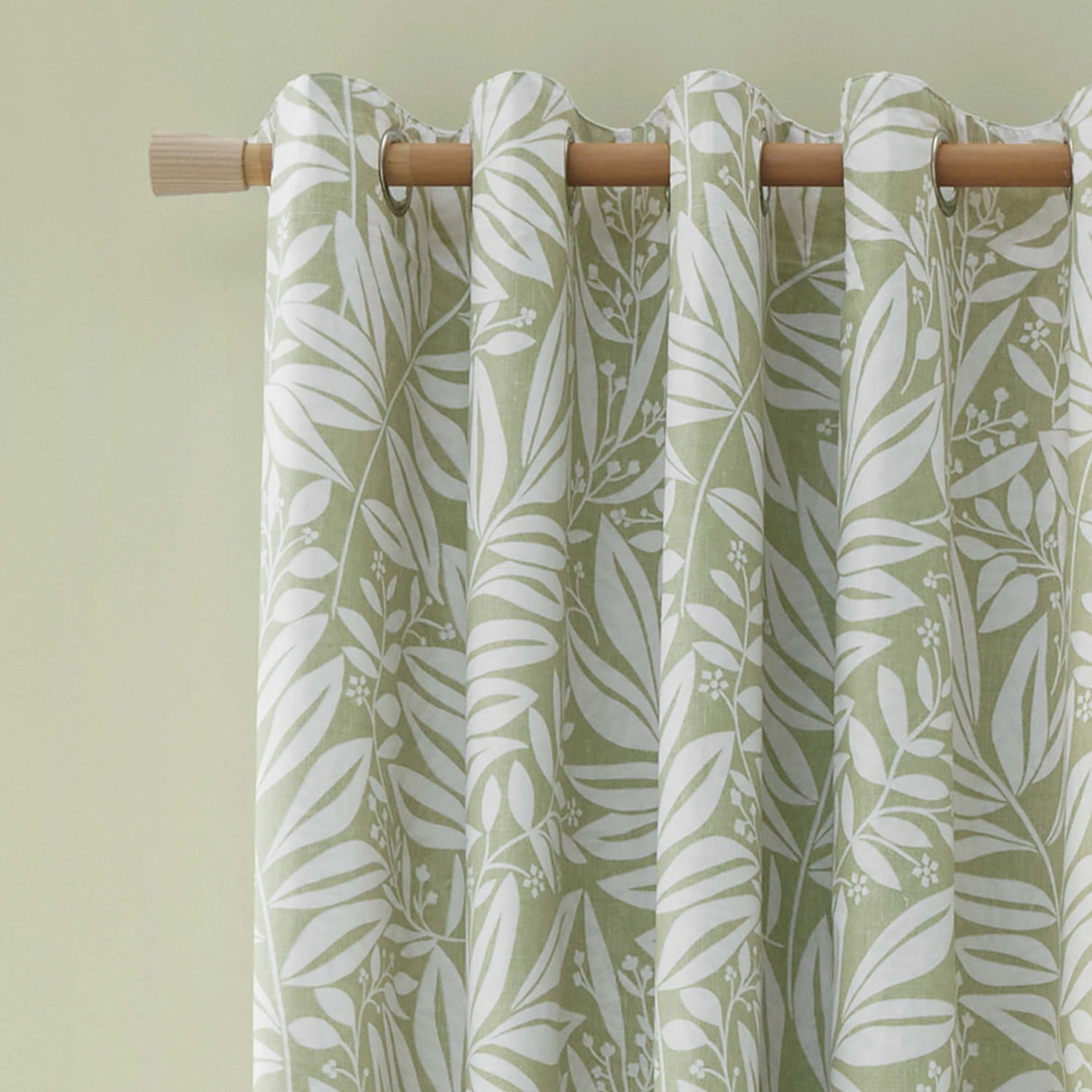 Catherine Lansfield Sorrel Leaf Eyelet Curtains - Green Polycotton