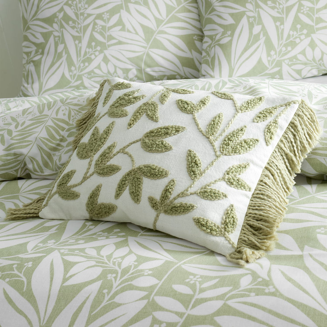 Catherine Lansfield Tufted Sorrel Leaf 100% Cotton Filled Cushion 30cm x 40cm