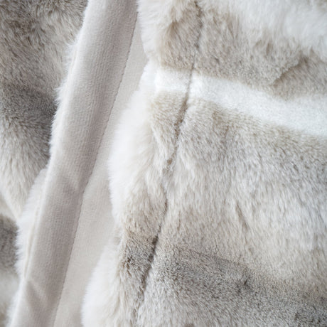 Catherine Lansfield Flint Faux Fur Throw – Silver – 130cm x 170cm - Flint Faux Fur Throw Silver
