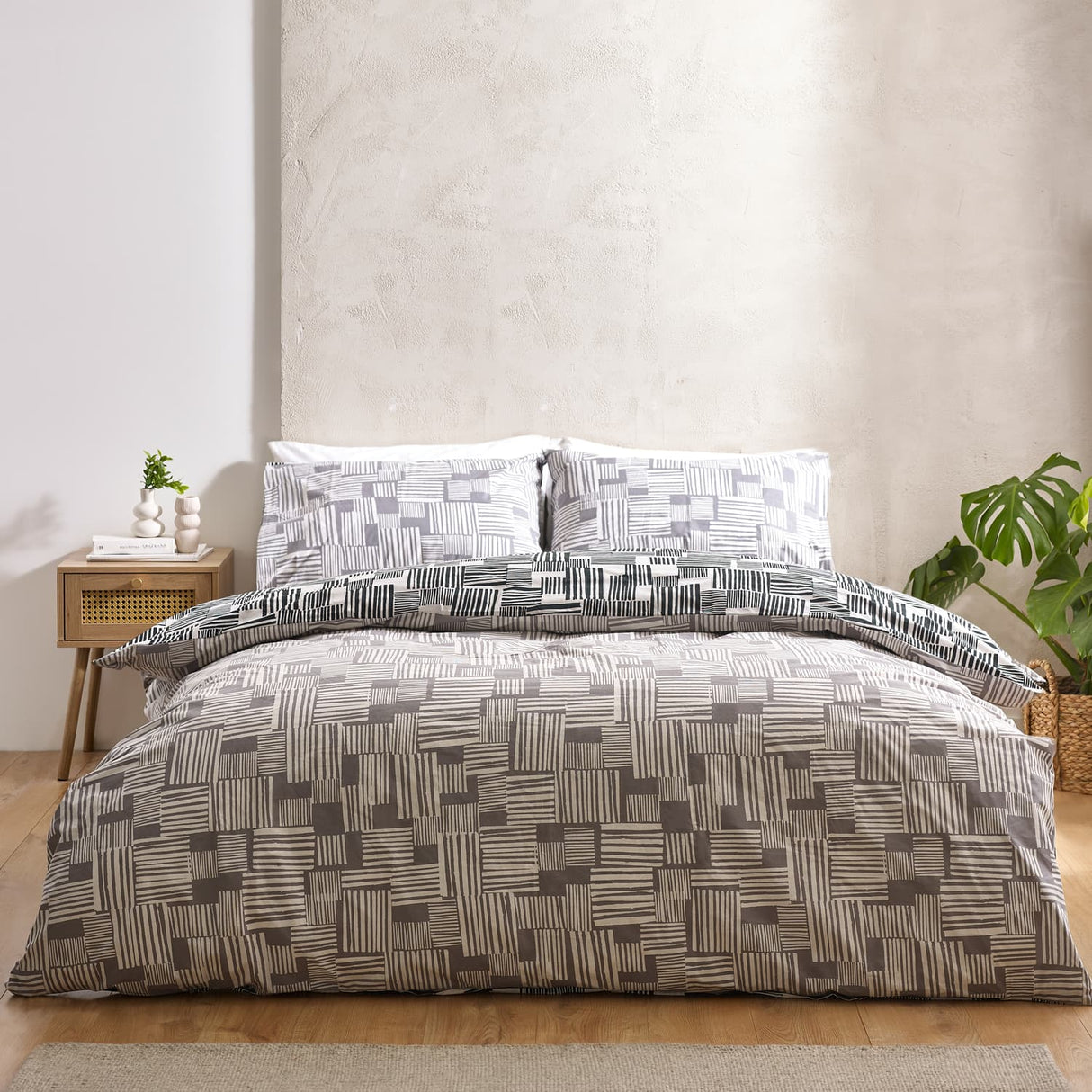 Catherine Lansfield Blocks Reversible Duvet Cover Set - Blocks Duvet Set