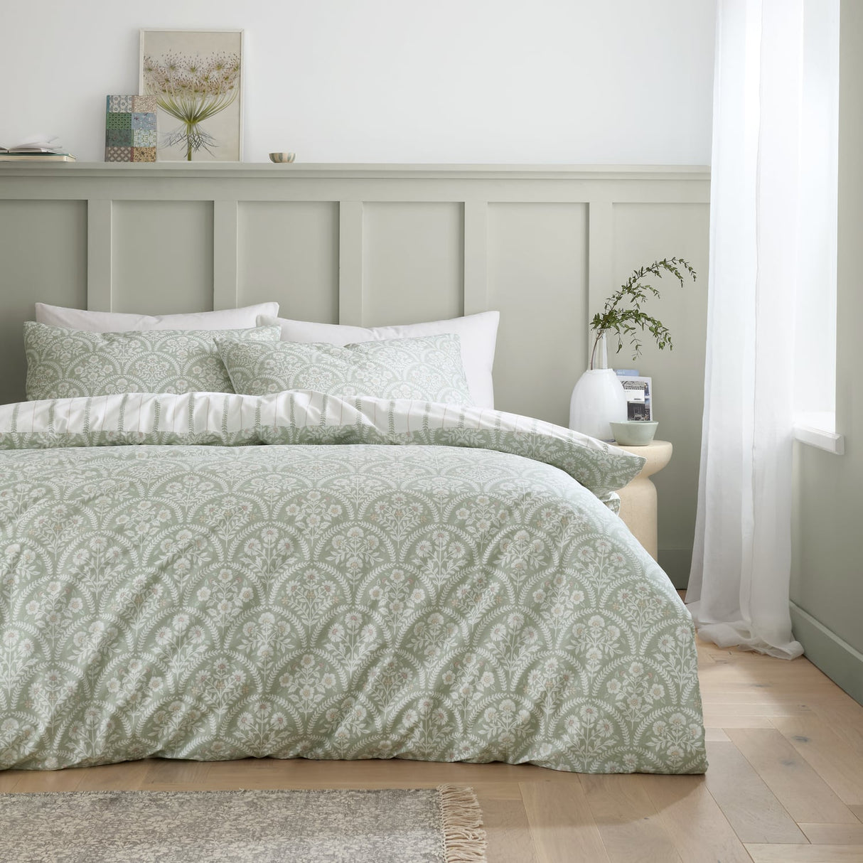 Bianca Scallop Floral 200 Thread Count Cotton Reversible Duvet Cover Set - Green - Scallop Floral Duvet Set