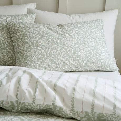 Bianca Scallop Floral 200 Thread Count Cotton Reversible Duvet Cover Set - Green - Scallop Floral Duvet Set