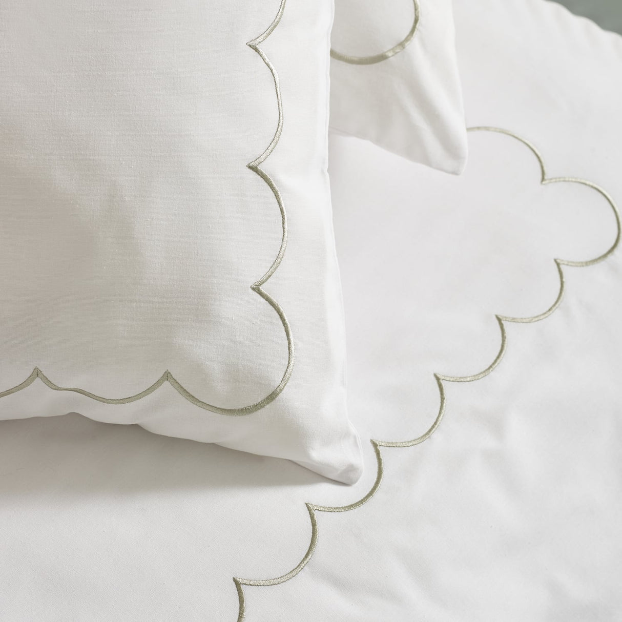 Catherine Lansfield Scallop Border Duvet Cover Set - Scallop Border Duvet Set White Green