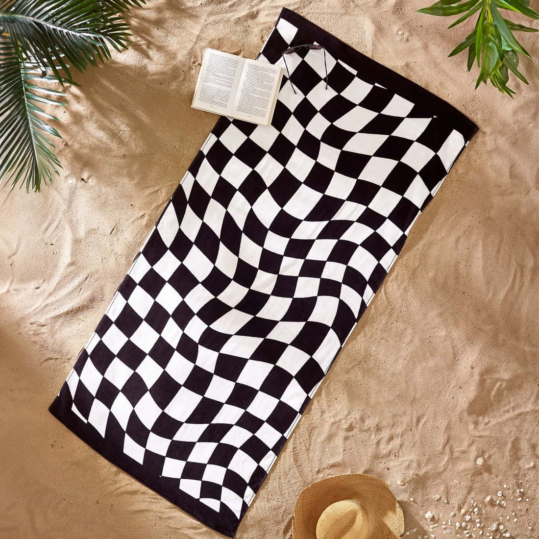 Catherine Lansfield Checkerboard Black 100% Cotton Beach Towel and White 76x160cm