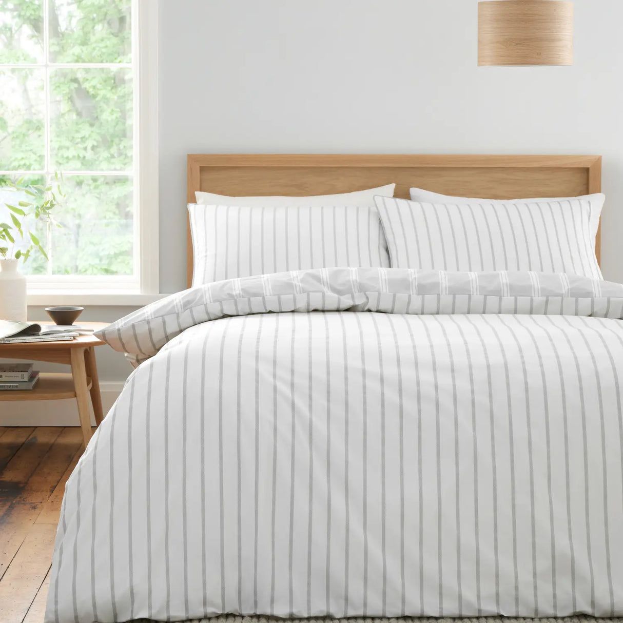 Bianca Ashford Stripe 200 Thread Count 100% Cotton Reversible Duvet Cover Set - Silver image 10