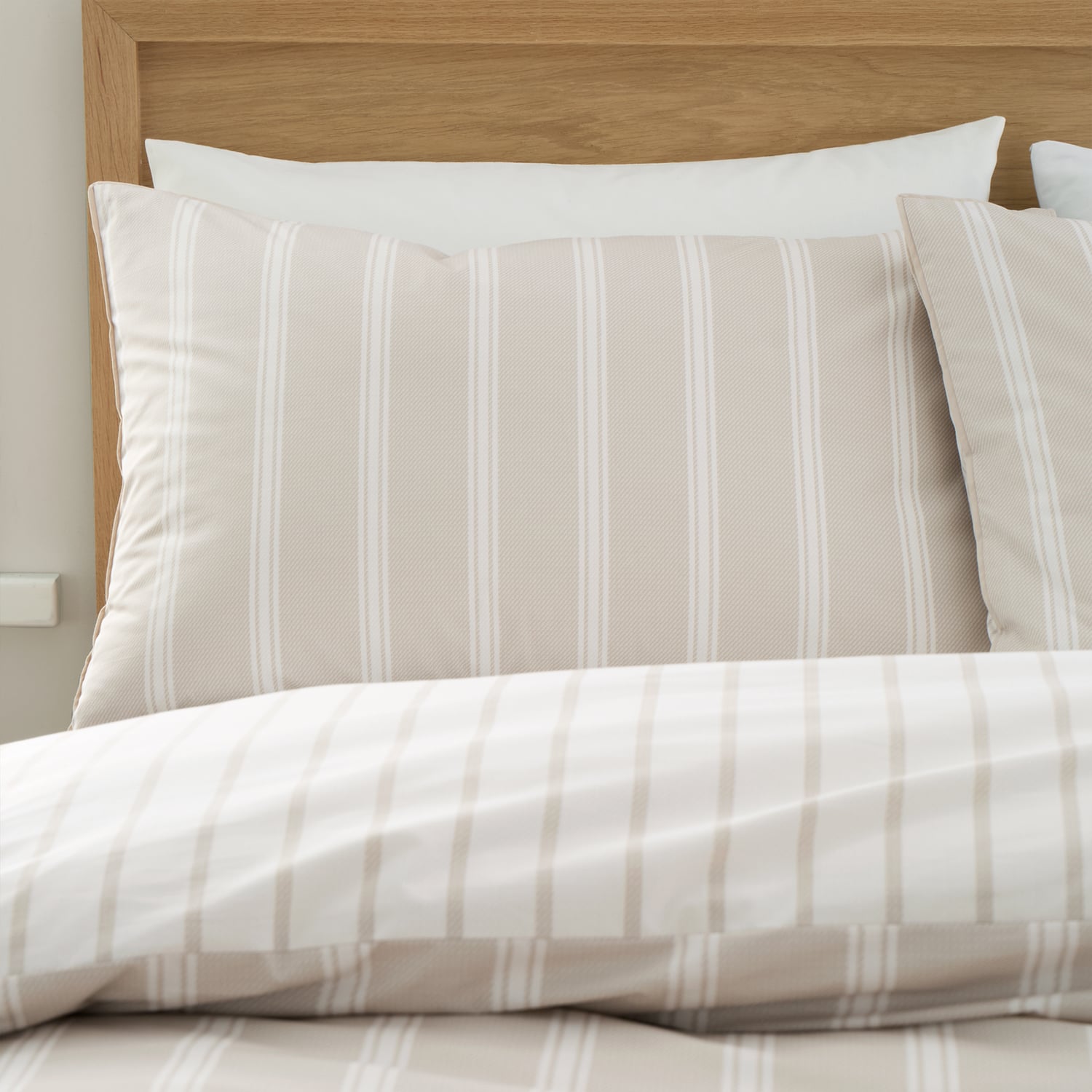Bianca Ashford Stripe 200 Thread Count 100% Cotton Reversible Duvet Cover Set - Natural - Ashford Stripe Duvet Set Natural