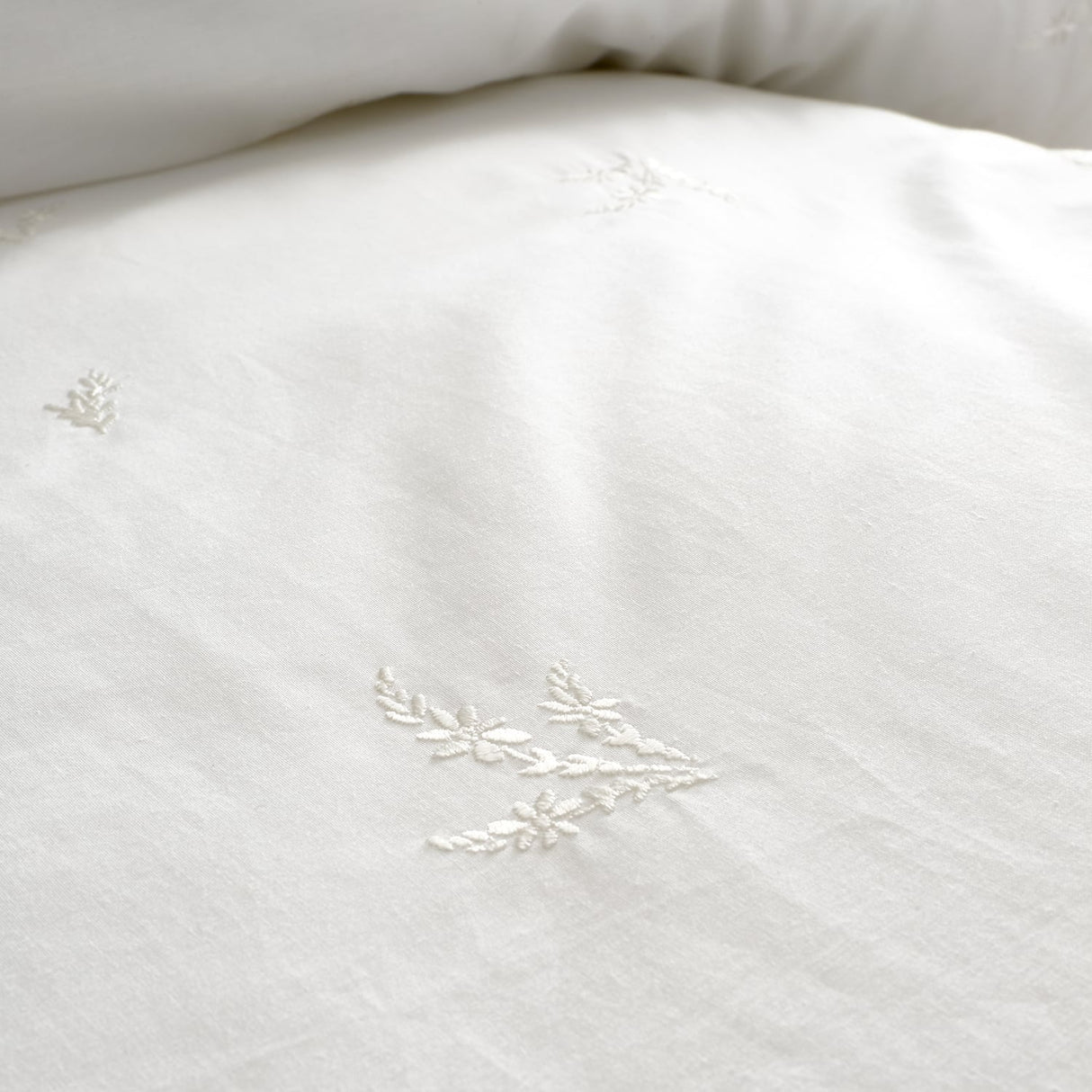 Bianca Fine Linens Lottie Embroidery Duvet Cover Set - Lottie Embroidery