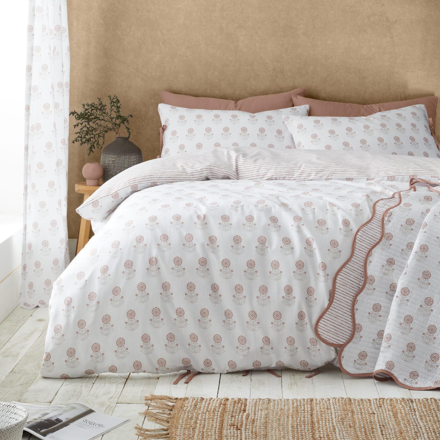 Catherine Lansfield Woodblock Floral So Soft Duvet Cover Set