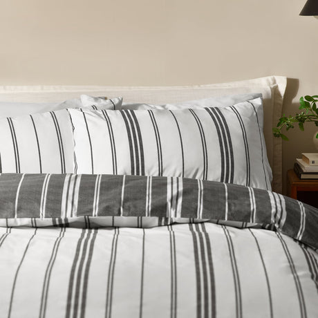 Catherine Lansfield Harbour Stripe Duvet Cover Set - Harbour Stripe Black Duvet Set
