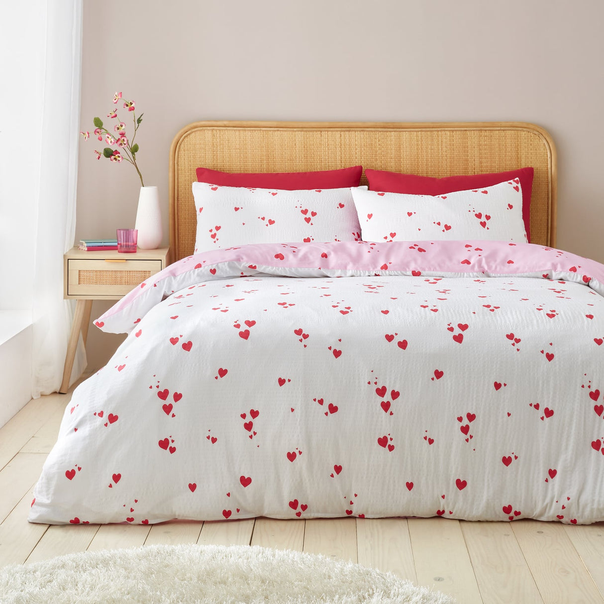 Catherine Lansfield Seersucker Heart Red and White Duvet Cover Set - White / Pink - Seersucker Heart Duvet Set