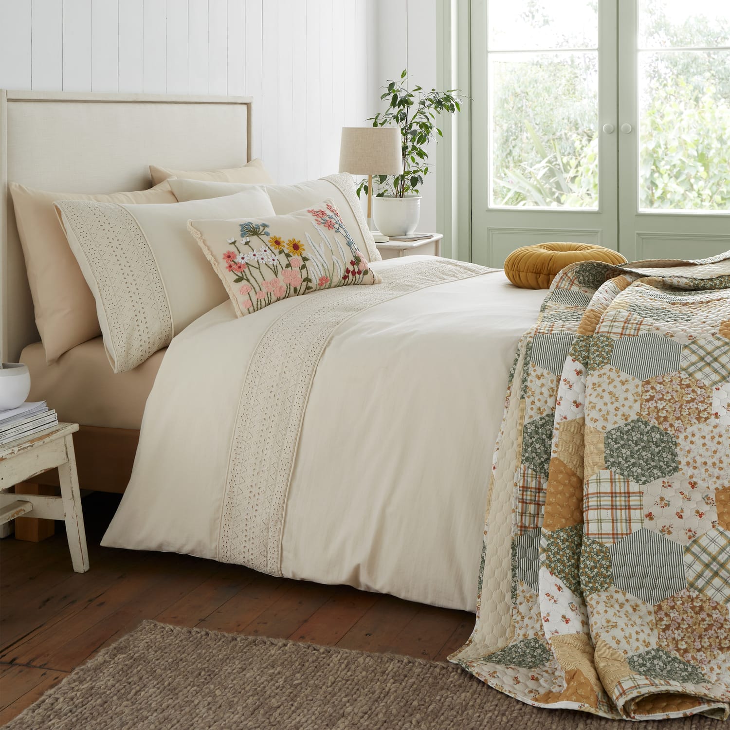 Catherine Lansfield Broderie Anglaise Duvet Cover Set - Cream