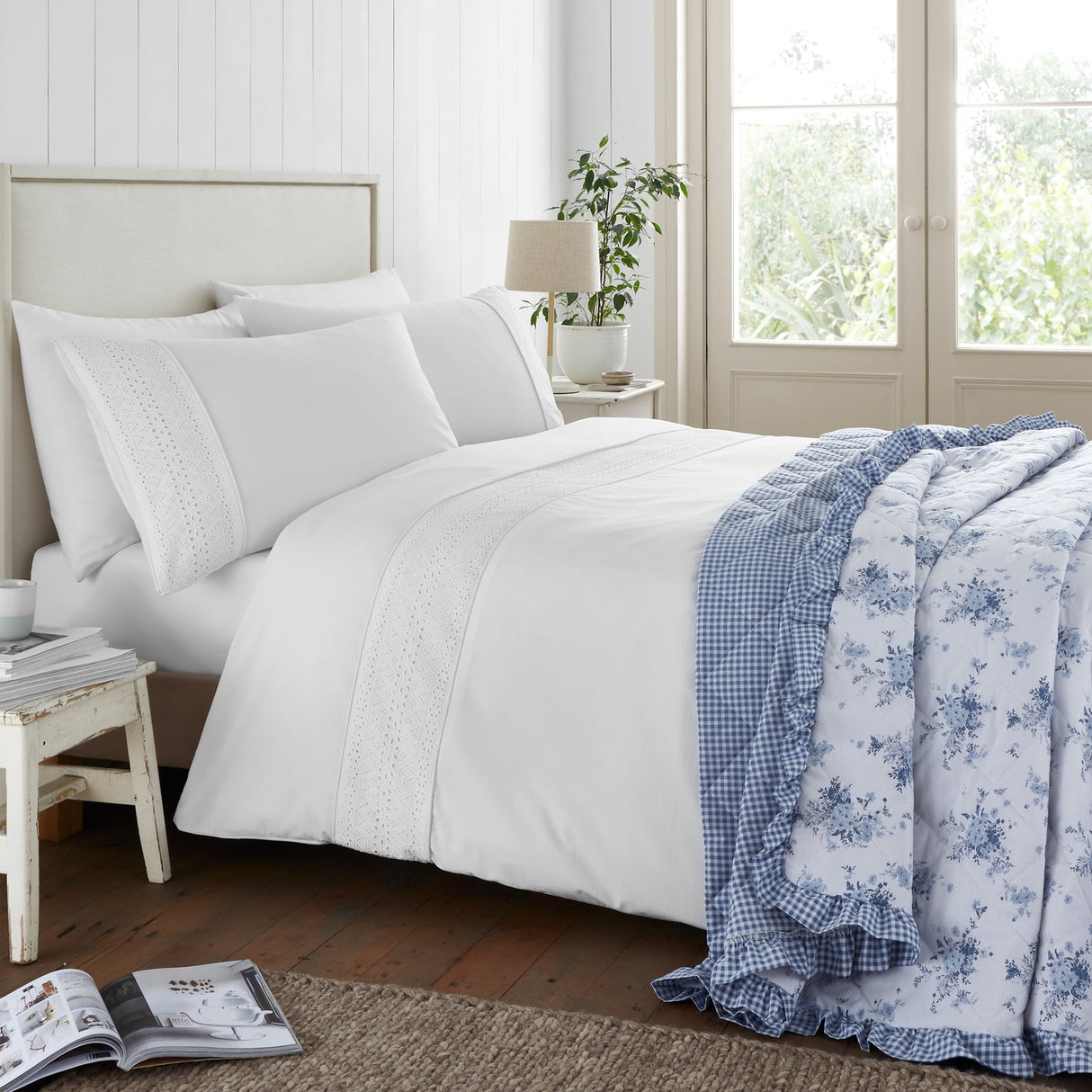Catherine Lansfield Broderie Anglaise Duvet Cover Set - White