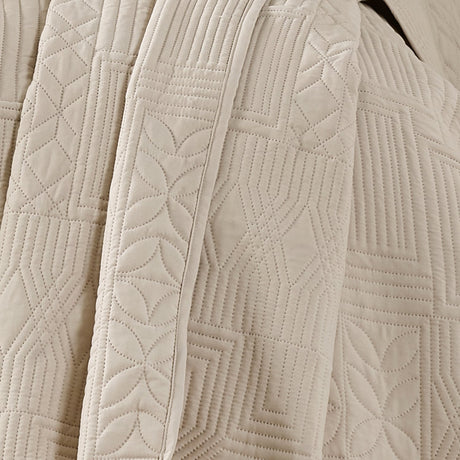 Catherine Lansfield Folkstone Geo Bedspread - Folkstone Geo Bedspread Natural