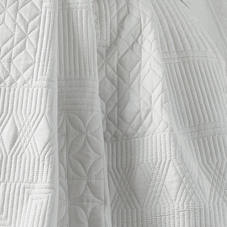 Catherine Lansfield Folkstone Geo Bedspread - Folkstone Geo White Bedspread