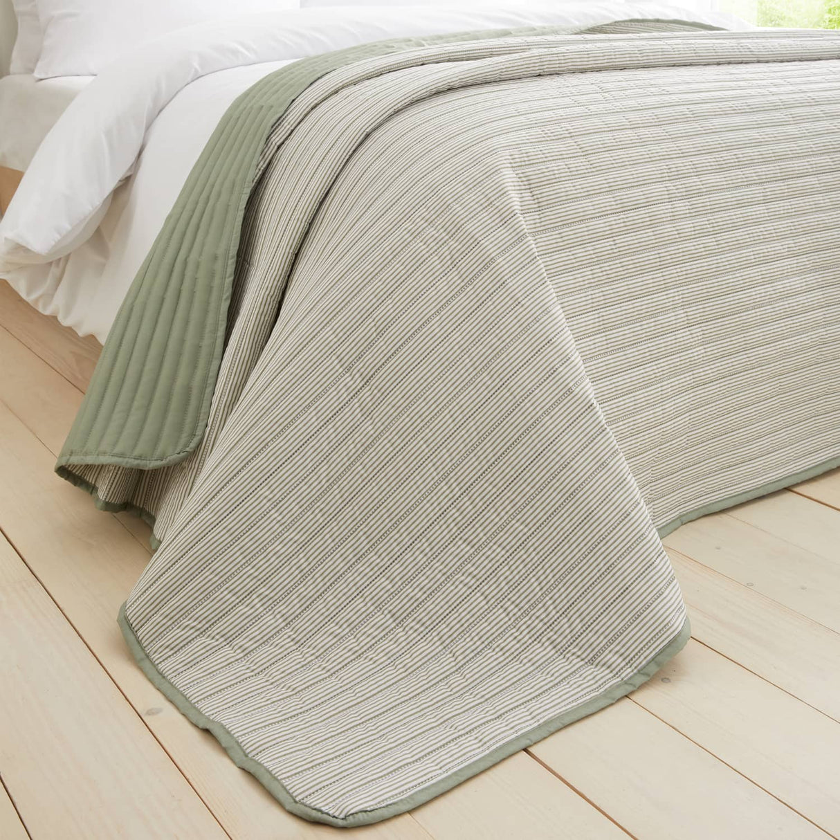 Catherine Lansfield Stripe Bedspread - Stripe Bedspread Green