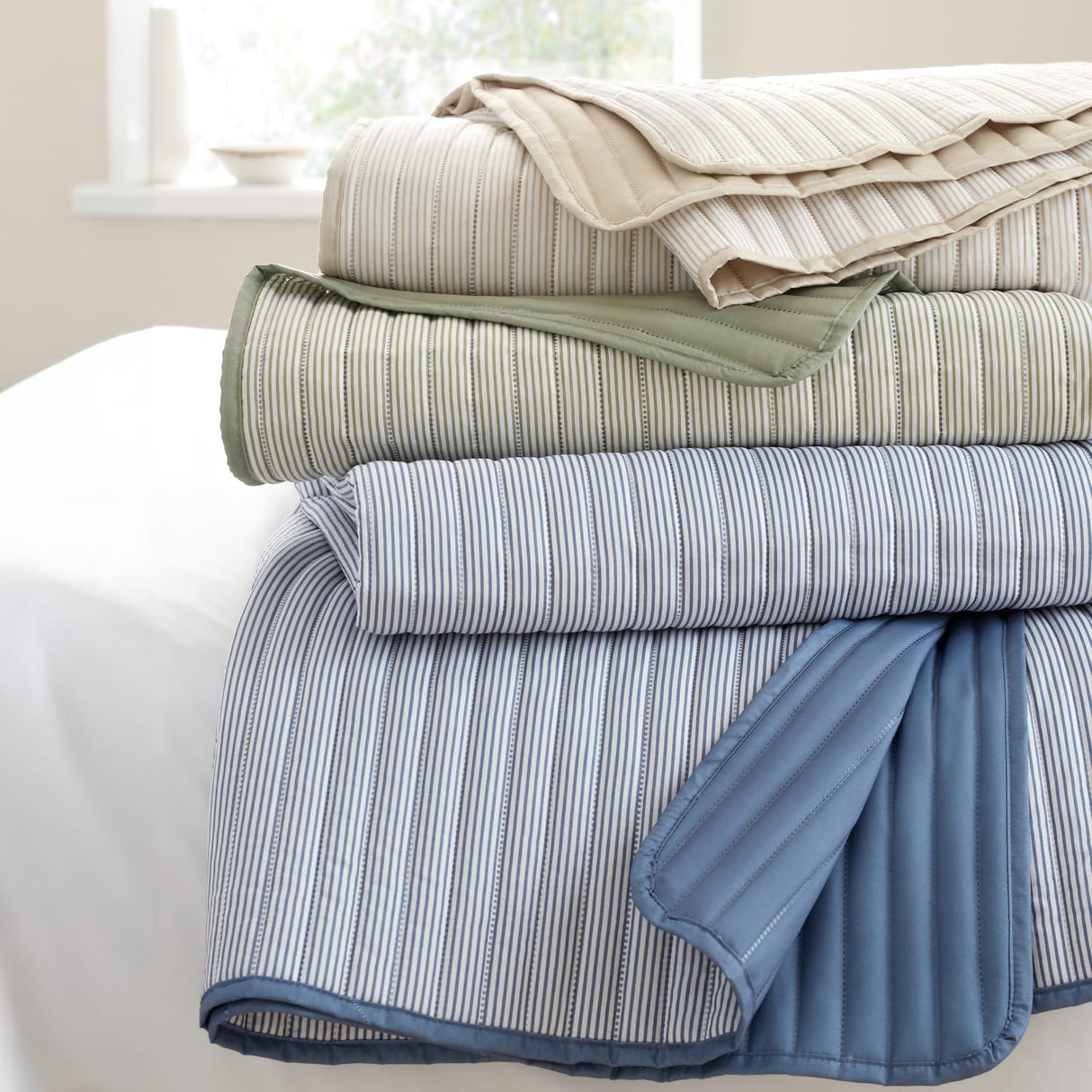 Catherine Lansfield Stripe Bedspread - Stripe Bedspread Natural