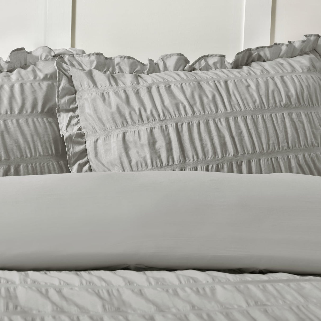 Catherine Lansfield Seersucker Frill Duvet Cover Set - Silver - Seersucker Frill Silver Duvet Set