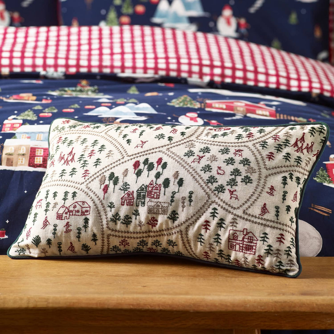 Catherine Lansfield Christmas Ski Village Natural Filled Cushion 12" x 20