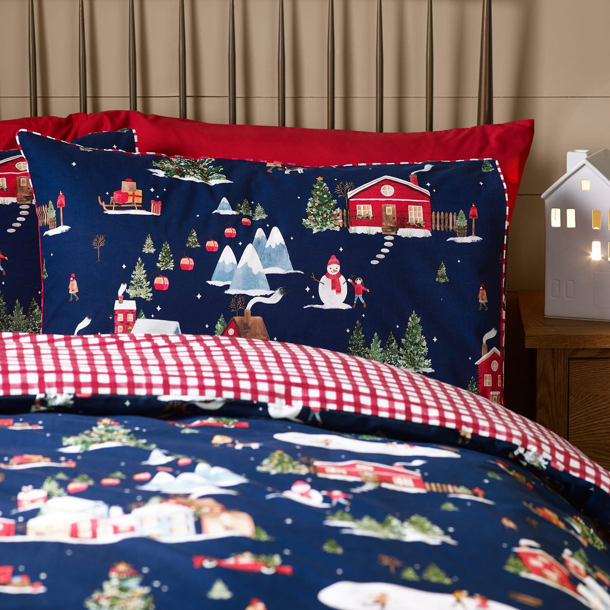 Catherine Lansfield Christmas Ski Village Duvet Cover Set - Blue - Christmas Ski Village Duvet Set