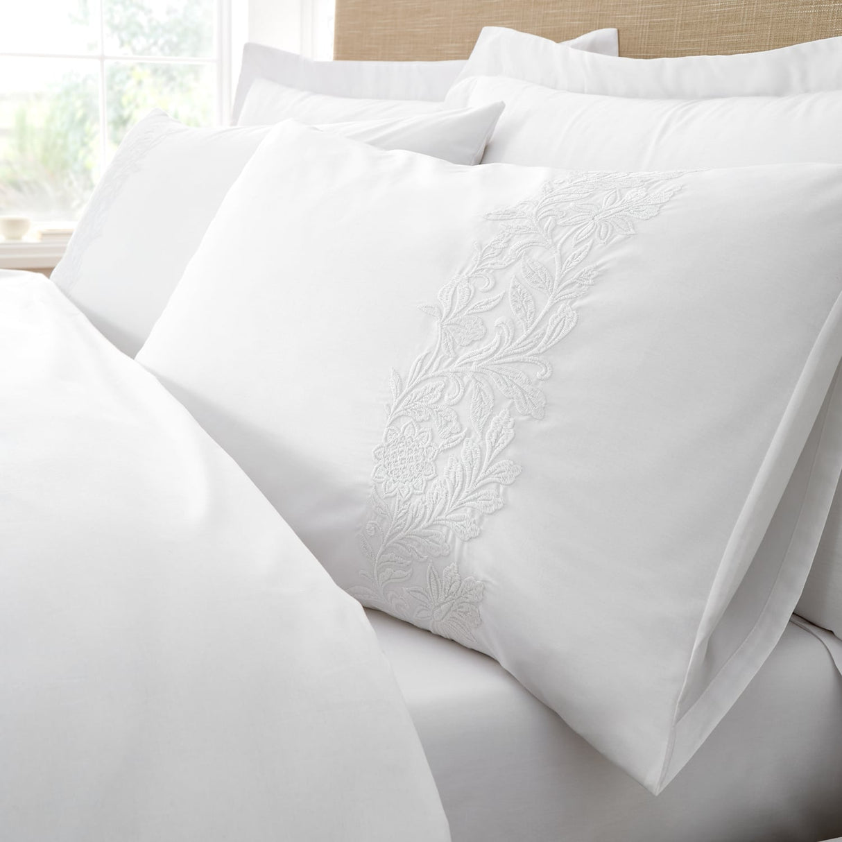 Bianca Fine Linens Fleur Matelassé Duvet Cover Set - White - Embroidery Floral Duvet Set