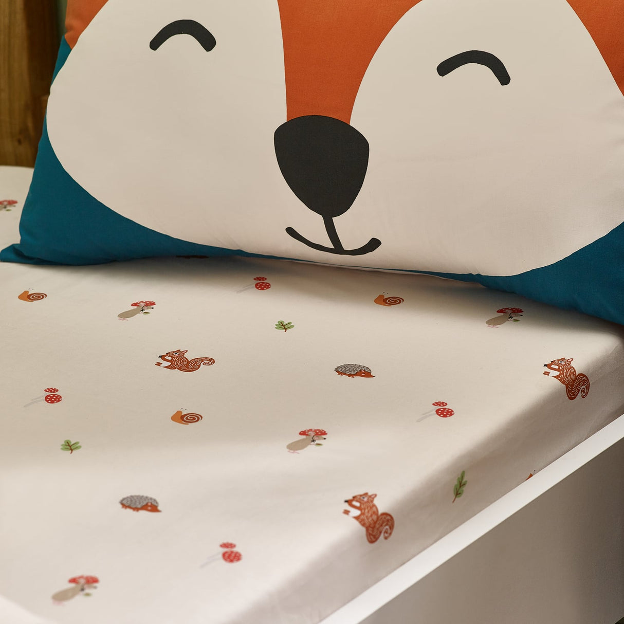 Catherine Lansfield Fox and Woodland Friends 25cm Deep Fitted Sheet - Cream