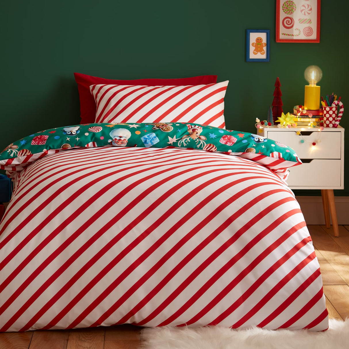 Catherine Lansfield Christmas Icons Festive Duvet Cover Set - Green - Christmas Icons Duvet Set