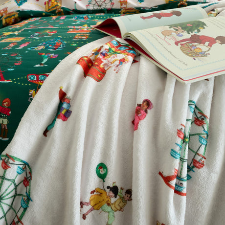 Belle & Boo Christmas Fairground Cosy Throw 150cm x 200cm - Cream - Christmas Fairground Throw
