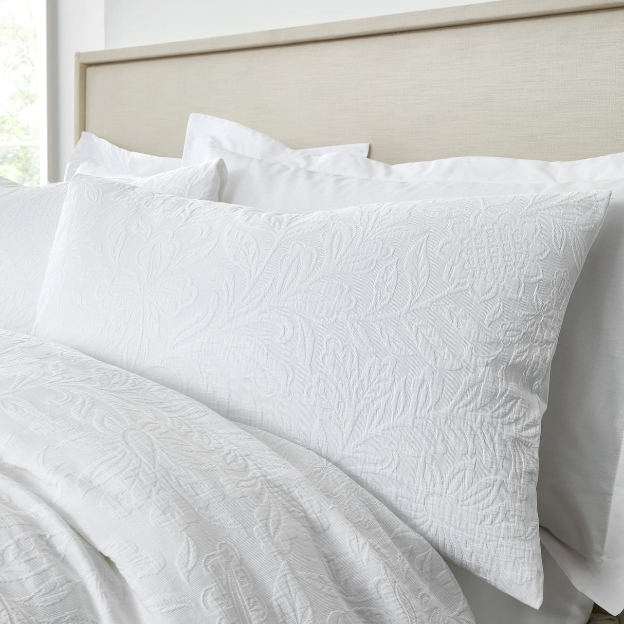 Bianca Fine Linens Embroidery Floral Duvet Cover Set - White - Fleur Matelasse Duvet Set