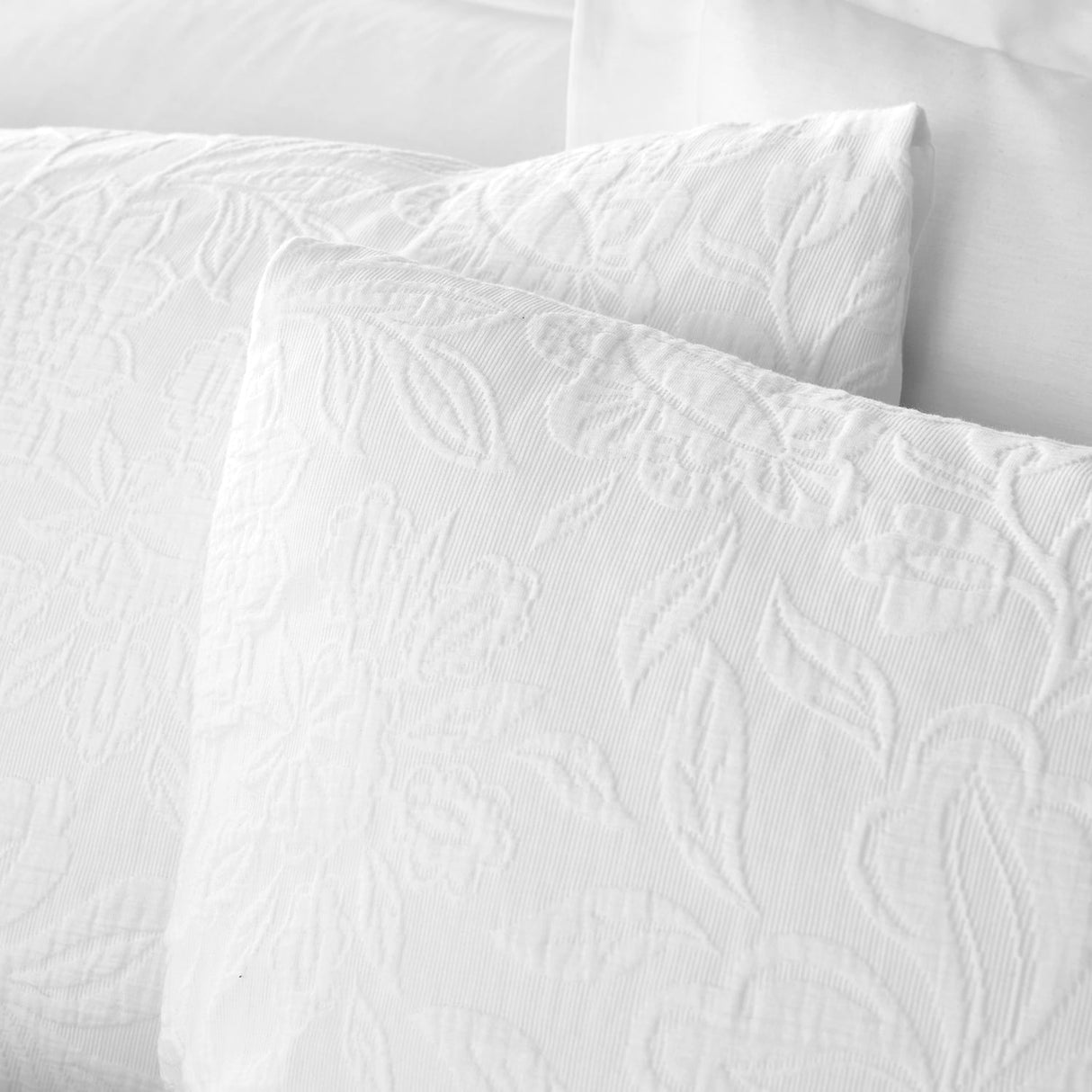 Bianca Fine Linens Embroidery Floral Duvet Cover Set - White - Fleur Matelasse Duvet Set