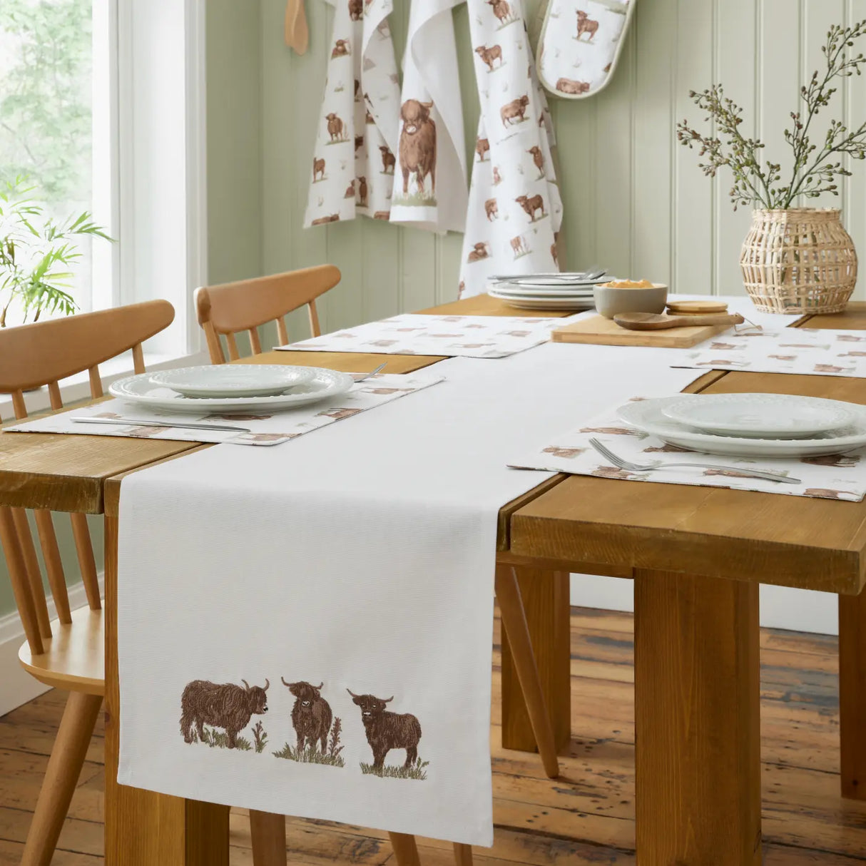 Catherine Lansfield Angus Highland Cow Table Runner
