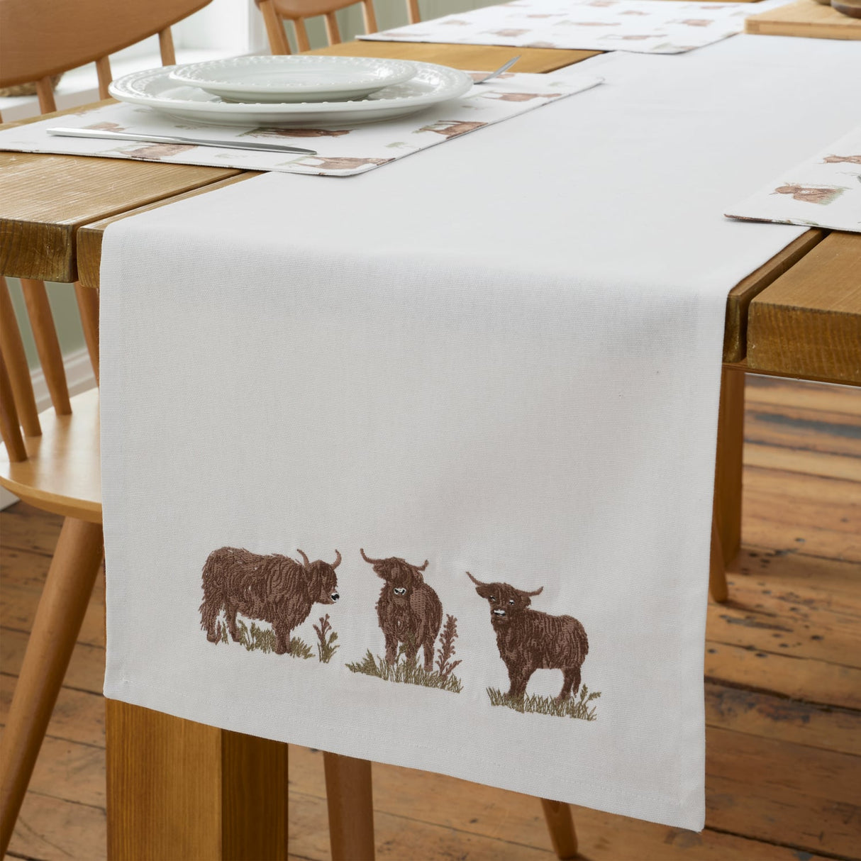 Catherine Lansfield Angus Highland Cow Cotton Apron - Angus Highland Cow Runner