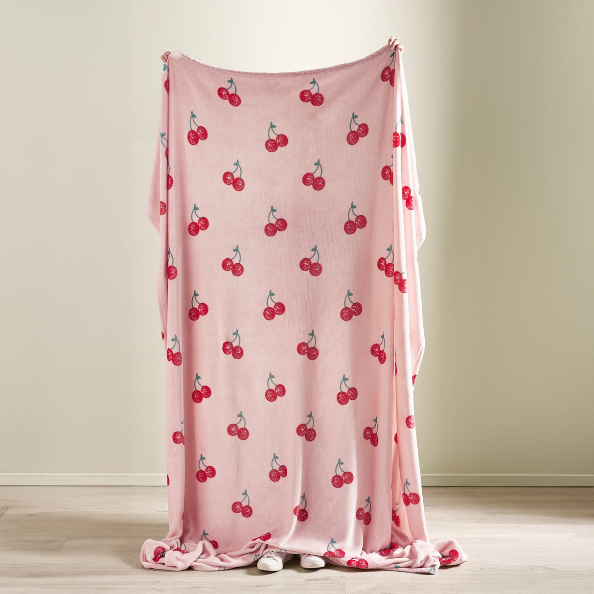 Catherine Lansfield Disco Cherries Cosy Throw 200cm x 240cm - Pink - Disco Cherries Throw (1)