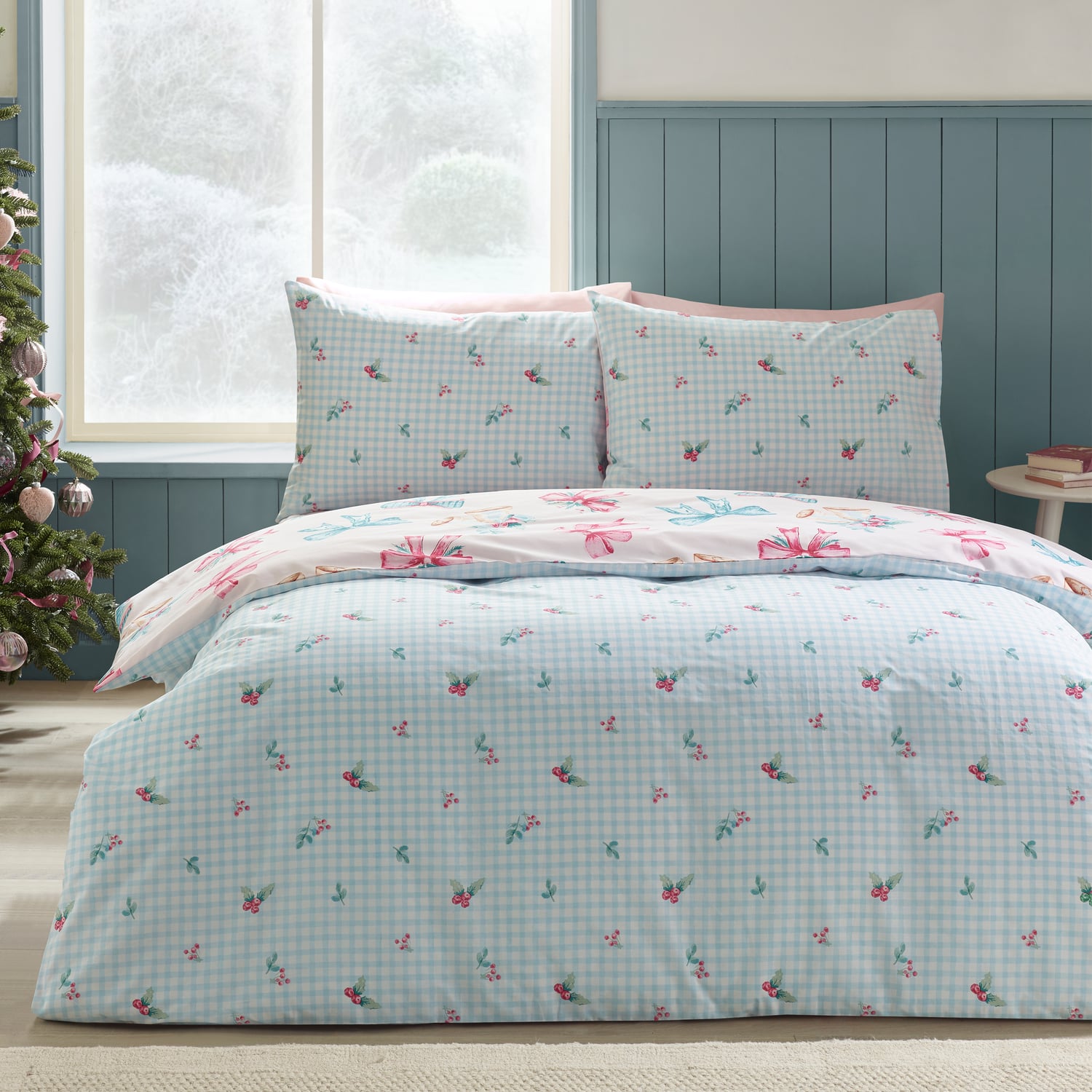 Catherine Lansfield Christmas Bows and Bells Festive Duvet Cover Set - Pink - Christmas Bows And Bells Duvet Set