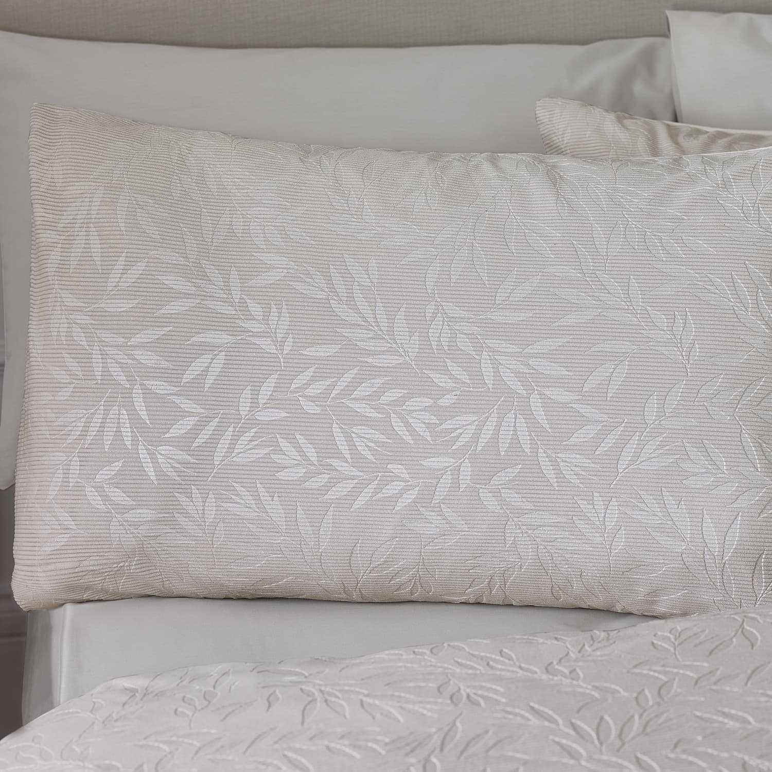 Catherine Lansfield Corded Leaves Duvet Cover Set - Champagne Gold - Corded Leaves Champagne Duvet Set