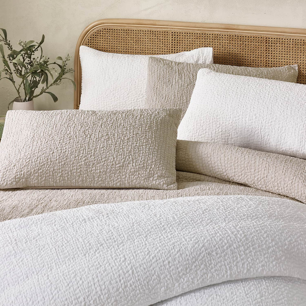 Catherine Lansfield Crinkle Seersucker Duvet Cover Set - Crinkle Texture White Group